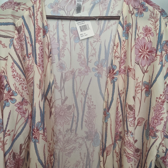 BCBG Generation NWT floral bathing suit cover - Picture 4 of 5